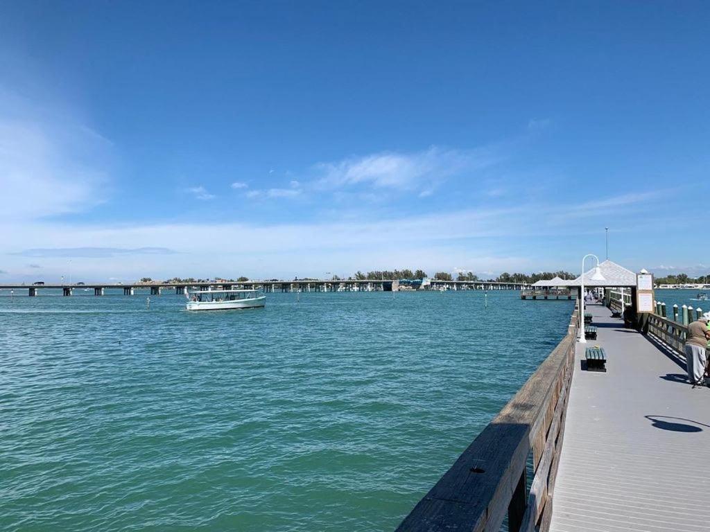 Beach Getaway Pool Condo Between The Island Marina And Beach Bradenton Beach Exterior foto